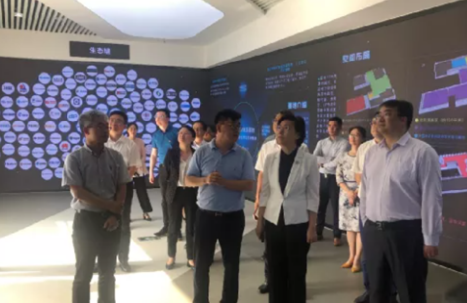 江蘇省委網信辦主任徐纓調研3044am永利電子蘇州基地