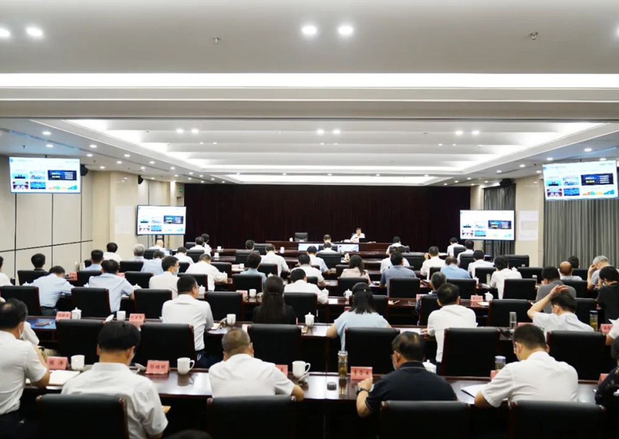 3044am永利電子為鄭州市委理論學習中心組集體學習作專題輔導報告